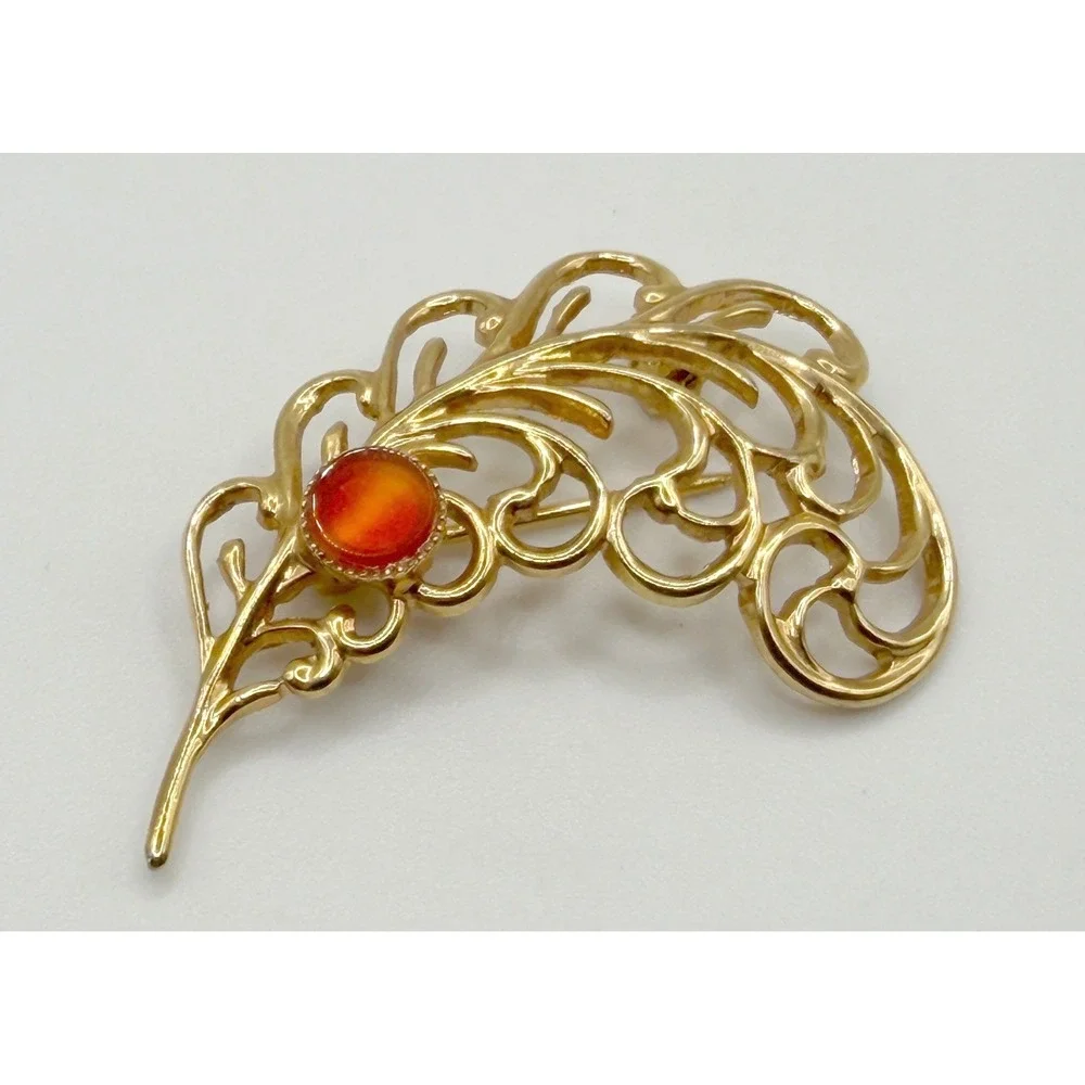 Vintage‎ Gold Tone Brooch Orange Cabochon Accent 1.5